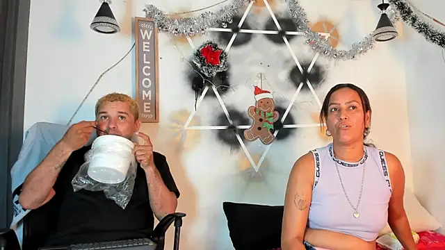 StephaniaAndRandy online show from December 22, 1:33 pm