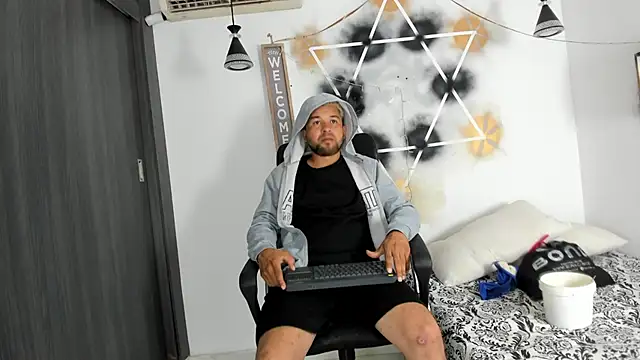 StephaniaAndRandy online show from January 9, 1:18 pm