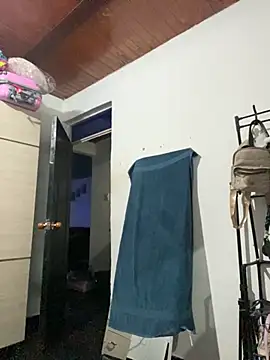 Annaa Hott online show from December 1, 7:09 am