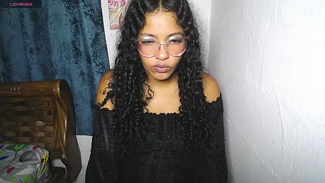 chleo rosse online show from December 22, 1:33 pm