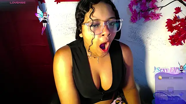 Snapshot of chleo_rosse chatting on July 19, 8:16 pm chleo rosse online show from July 19, 8:16 pm