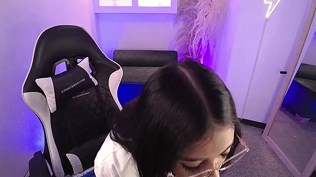 vallolett online show from December 1, 9:26 pm