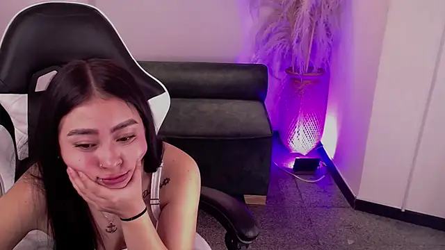 vallolett online show from November 20, 6:19 pm