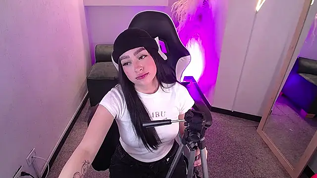 vallolett online show from February 5, 8:48 pm