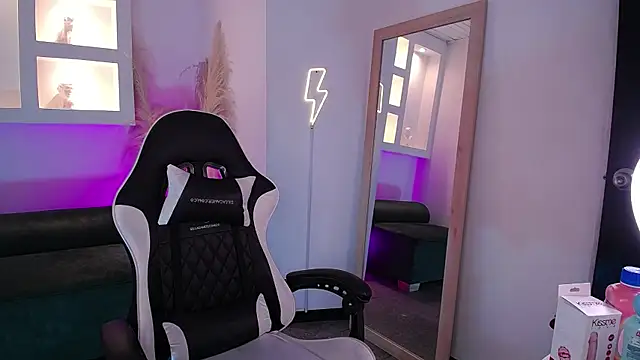 vallolett online show from March 25, 11:25 pm