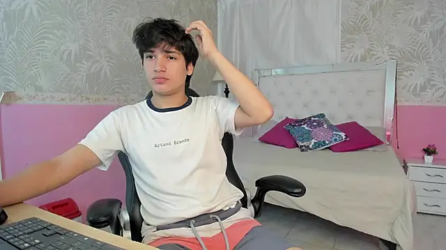 JakeSummer  online show from November 24, 1:33 pm