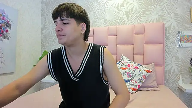 Snapshot of JakeSummer_ chatting on February 11, 1:11 pm JakeSummer online show from February 11, 1:11 pm