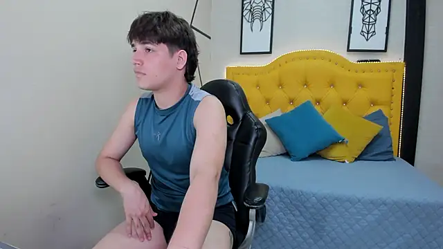 Snapshot of JakeSummer_ chatting on February 18, 7:21 pm JakeSummer online show from February 18, 7:21 pm