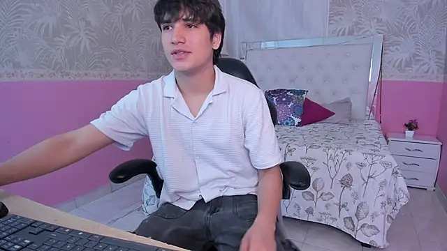 JakeSummer  online show from November 25, 1:44 pm