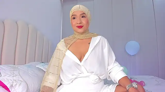 Amira-Zahra online show from April 21, 9:43 pm