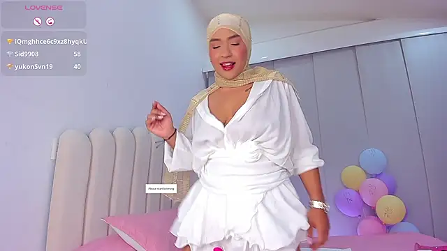 Amira-Zahra online show from May 14, 10:40 pm