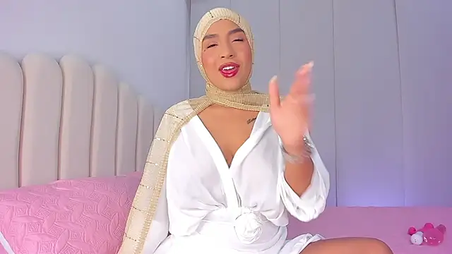 Amira-Zahra online show from May 1, 10:26 pm