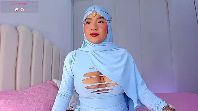 Amira-Zahra online show from July 14, 10:05 pm