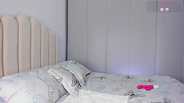 Amira-Zahra online show from February 12, 10:04 am