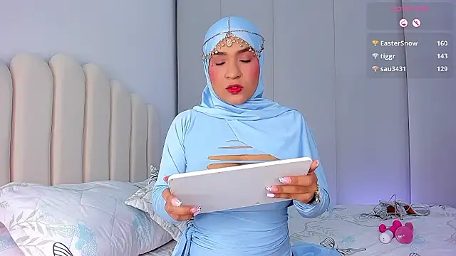 Amira-Zahra online show from April 1, 10:05 am