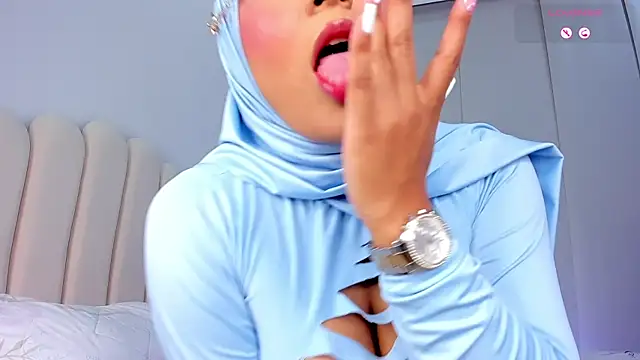 Amira-Zahra online show from April 10, 10:17 pm