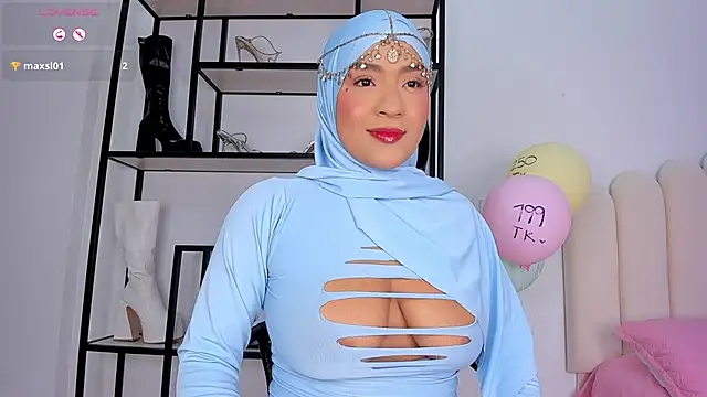 Amira-Zahra online show from June 30, 10:43 pm