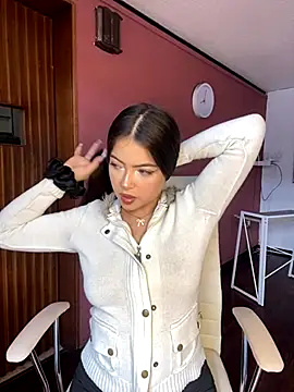 KyliePinkk  online show from November 26, 1:33 pm