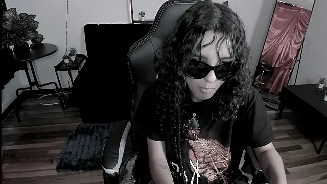 gummo  online show from February 17, 8:17 pm