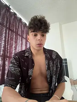 Snapshot of RossStrom chatting on January 14, 5:05 pm RossStrom online show from January 14, 5:05 pm