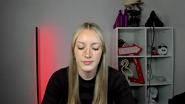 EvelynBlond online show from May 22, 12:36 pm