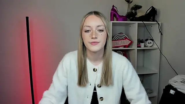 EvelynBlond online show from March 20, 1:34 pm