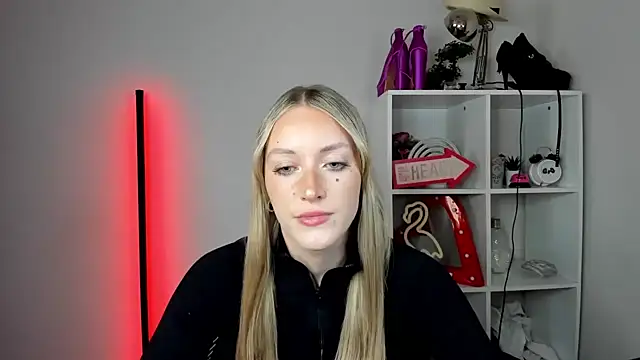 EvelynBlond online show from June 1, 12:38 pm