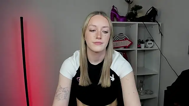 EvelynBlond online show from March 24, 1:22 pm