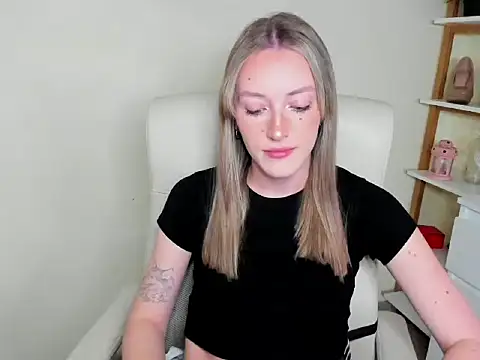 EvelynBlond online show from November 28, 1:44 pm