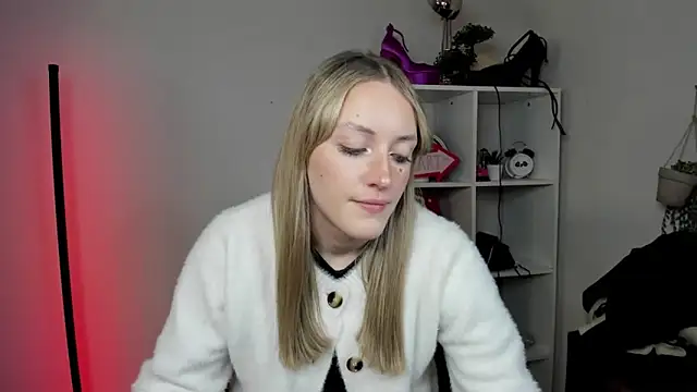 EvelynBlond online show from March 26, 6:28 pm