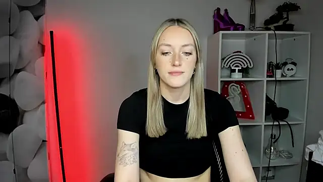 EvelynBlond online show from February 9, 1:31 pm