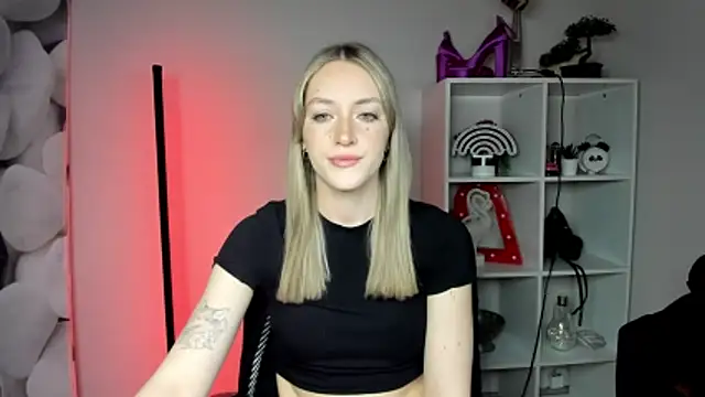 EvelynBlond online show from February 23, 6:25 am