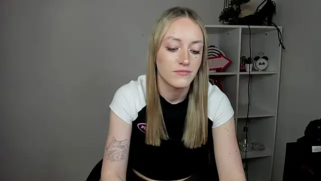 EvelynBlond online show from March 19, 6:41 pm