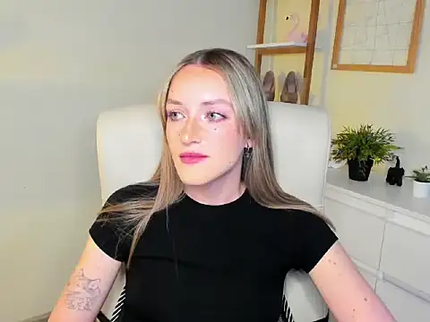 EvelynBlond online show from November 21, 1:43 pm