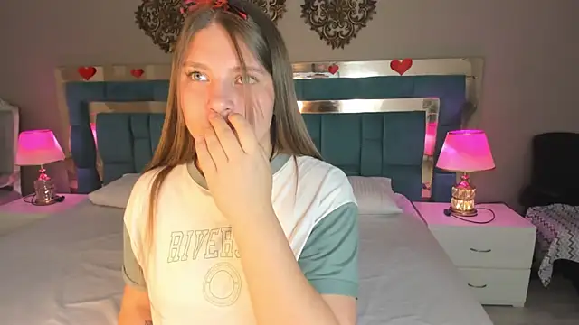 LiiaVelvet online show from April 2, 3:46 am