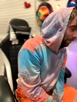 strippingmale1 online show from November 24, 3:28 am