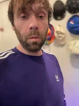 strippingmale1 online show from November 26, 2:00 am