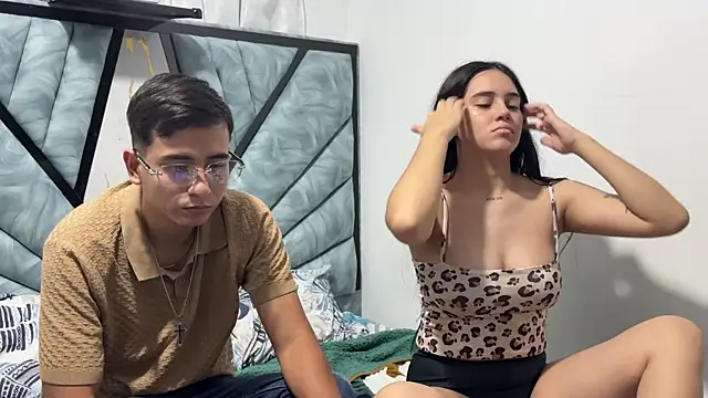 Snapshot of DereckxSophia chatting on December 14, 2:51 am DereckxSophia online show from December 14, 2:51 am