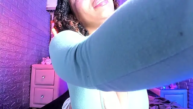 NayaScarlet online show from April 16, 7:14 pm