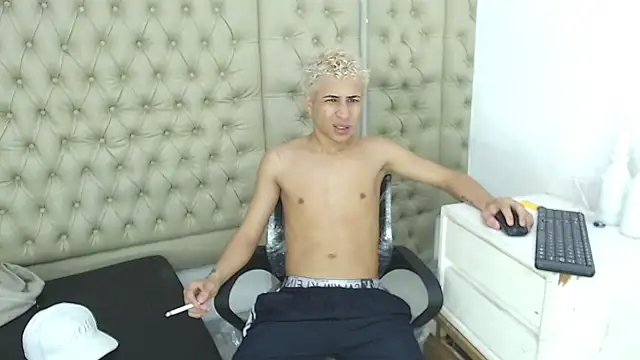 HollmanFronsh online show from December 1, 2:56 am