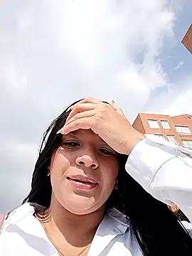 Layla-daring online show from February 28, 8:08 pm