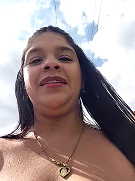 Layla-daring online show from April 12, 8:01 pm