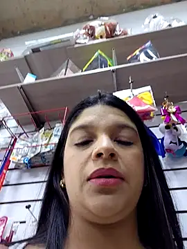 Snapshot of Layla-daring chatting on June 25, 7:30 pm Layla-daring online show from June 25, 7:30 pm