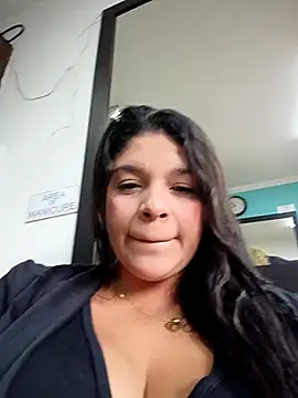 Layla-daring online show from March 6, 8:04 pm