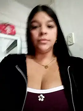 Layla-daring online show from March 9, 6:33 pm