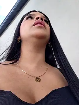 Snapshot of Layla-daring chatting on April 25, 7:55 pm Layla-daring online show from April 25, 7:55 pm