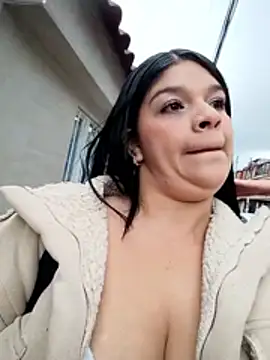 Layla-daring online show from January 6, 8:02 pm