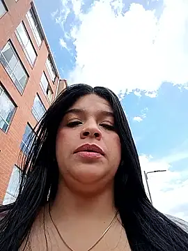 Layla-daring online show from January 17, 6:55 pm