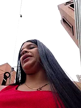 Layla-daring online show from April 10, 5:20 pm