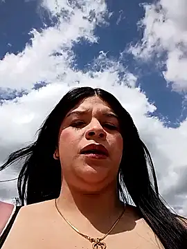 Layla-daring online show from January 18, 6:55 pm